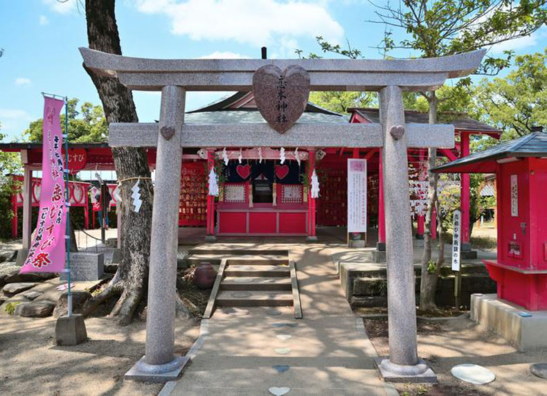 Đền thờ Jinja và những điều bạn chưa biết
