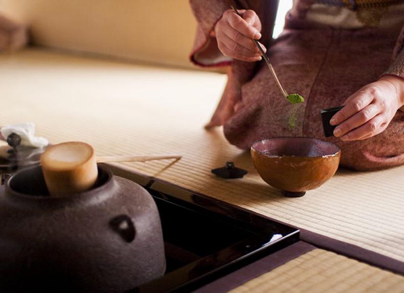 Điểm thú vị về nghệ thuật uống trà của người Nhật